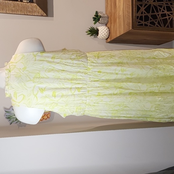 Torrid - Midi Wash Gauze Tiered Dress in Floral Yellow​​​​​​​​ - Picture 5 of 13